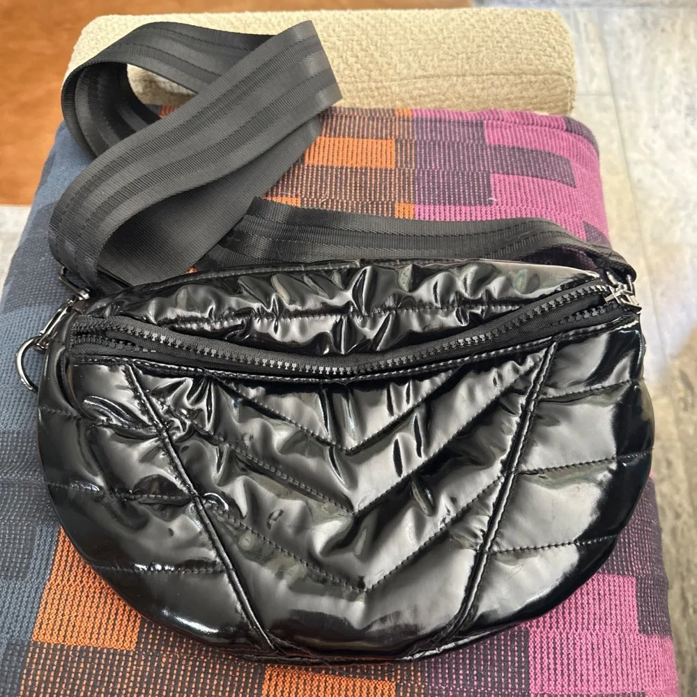 Think Royln Little Runway Crossbody/Belt Bag - Picture 5 of 6